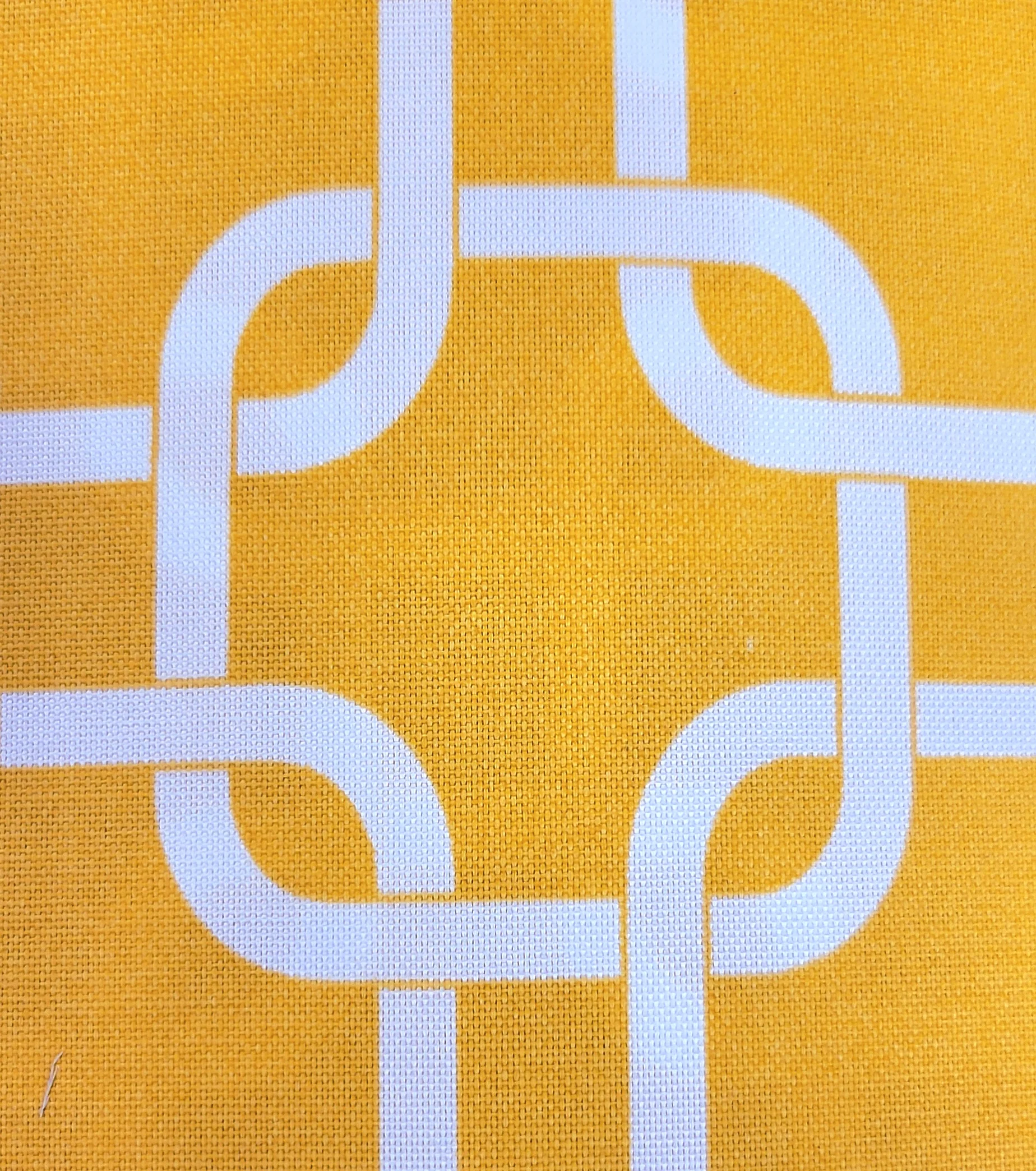 Outdoor Pillow - Yellow and White Links - Image 3